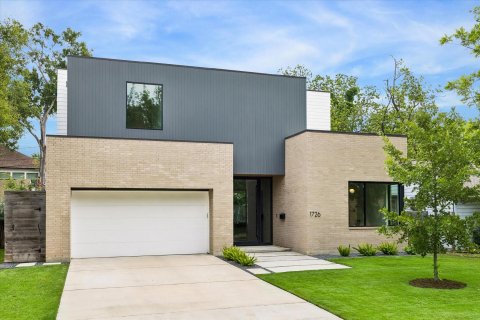 1726 Viking Drive